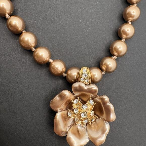 Vintage Nolan Miller Glamour Collection Simulated Pearl Blooming Flower Necklace - Picture 5 of 11
